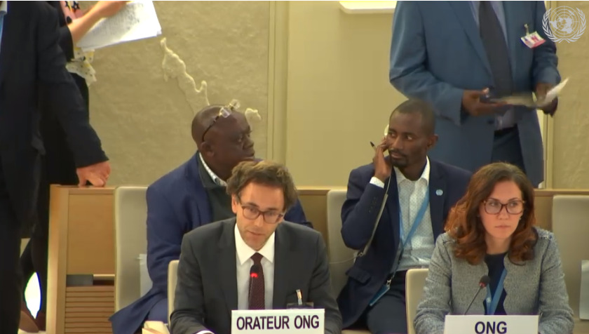 Matthew Goldberg du CPJP au siège de l'ONU à Genève lit la déclaration sur les résultats de l'EPU de la RDC concernant la peine de mort.
