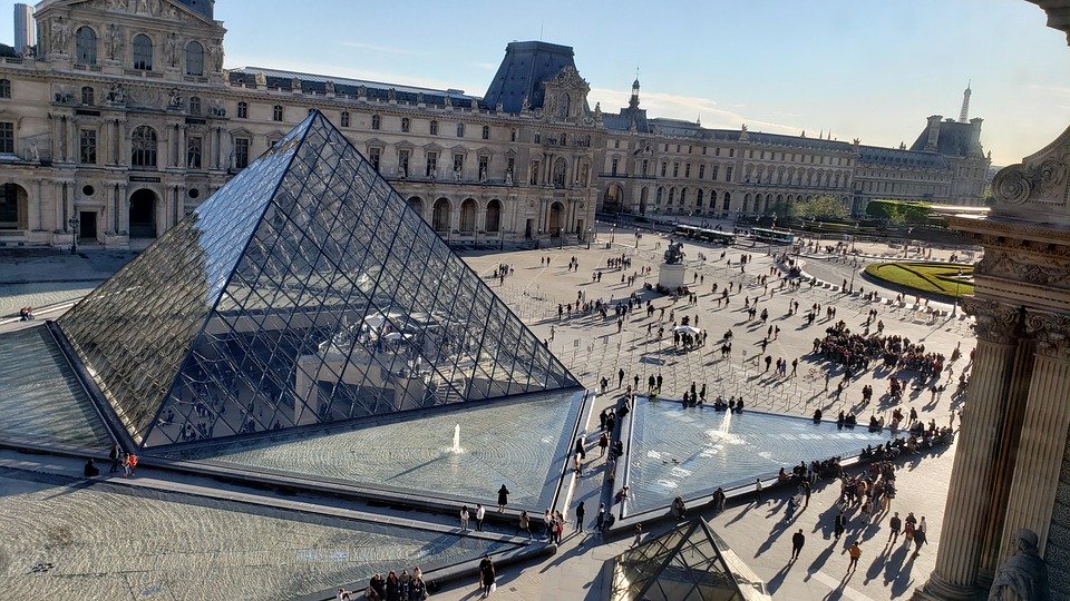 https://pixabay.com/fr/photos/paris-bâtiment-célèbre-france-5354063/
